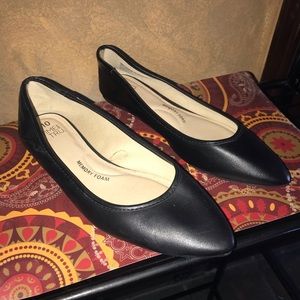Women’s Black Flats size 10